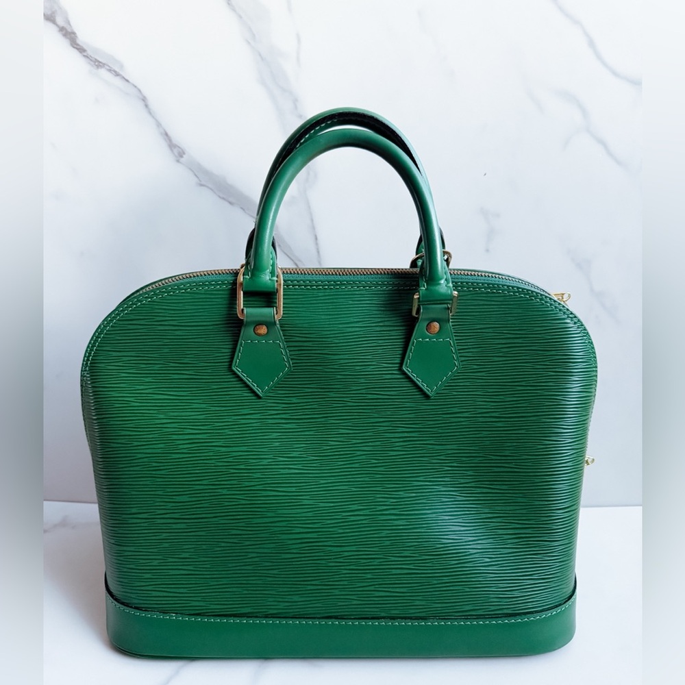 Sale!! Louis Vuitton Green Epi Leather Alma 🍃 - Picture 5 of 15